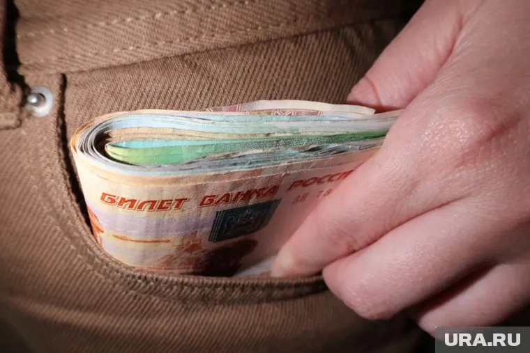 Самые большие зарплаты в крае получаю специалисты в области информации и связи