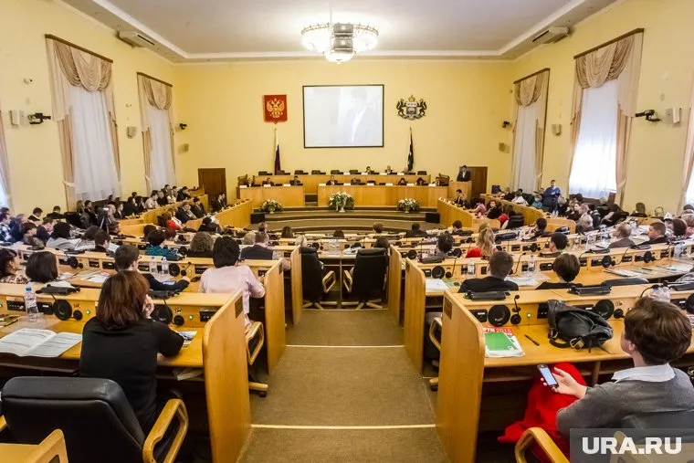 Половина депутатов регионального парламента будет работать на профессиональной основе