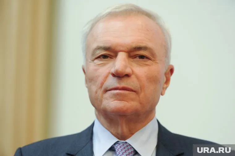 Виктор Рашников руководит комбинатом с 1997 года