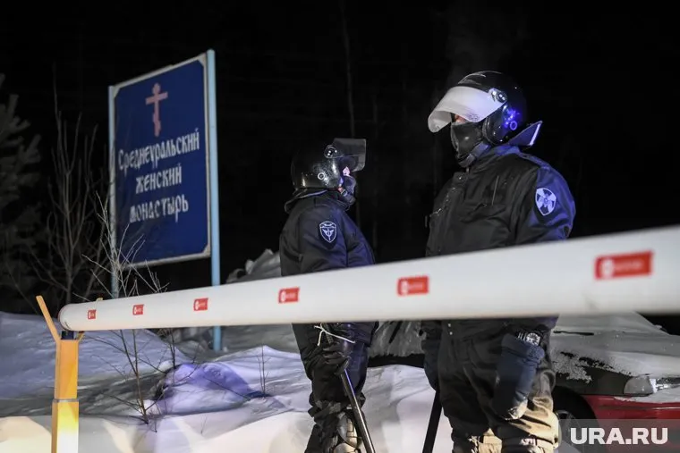 Сотрудники ОМОНа проводят оперативно-следственные действия