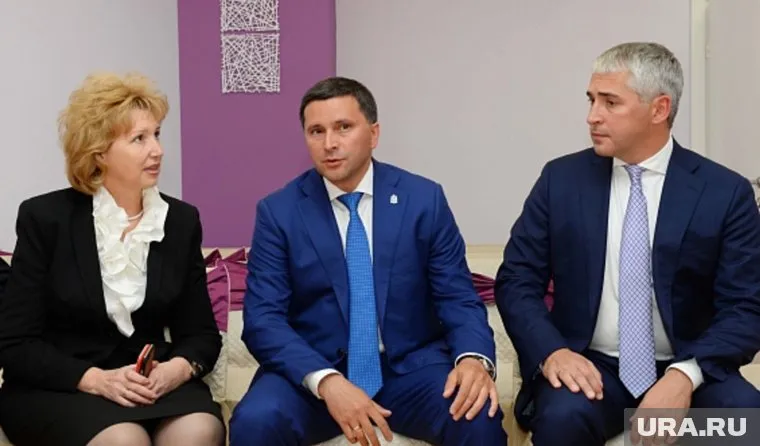 Глава администрации Ноябрьска (справа) Алексей Романов обещал Дмитрию Кобылкину изменения и сделал. Одного из своих замов Надежду Гудкову (слева) он лишает поста