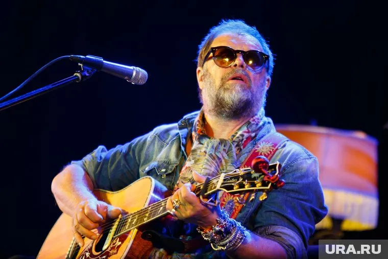 Артист находится в туре с презентацией нового альбома