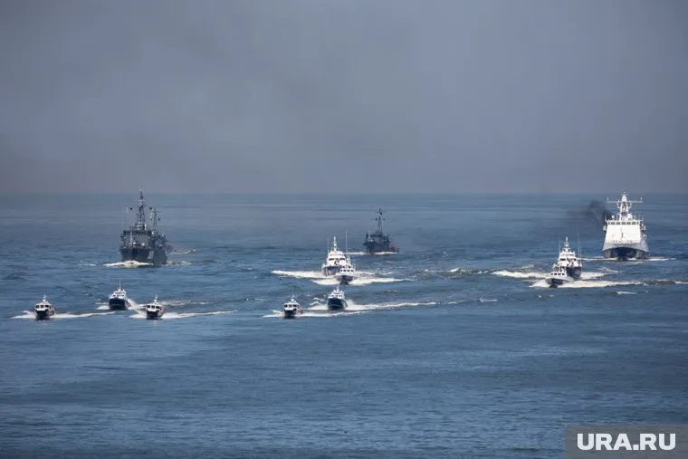 Российский корабль вытеснил эсминец США