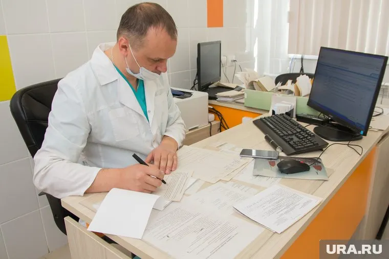 Зарплата врача в ХМАО 144 тысячи рублей, а в ЯНАО — 226 тысяч