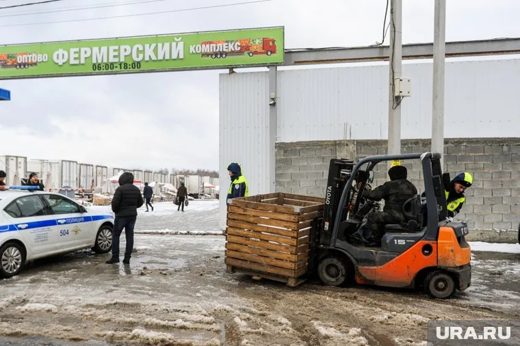 Местные подозревают, что на кременкульском рынке вновь началась стройка