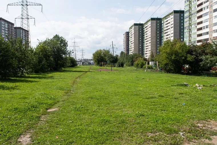 Парки и скверы Екатеринбурга, сквер в переулке Теплоходный