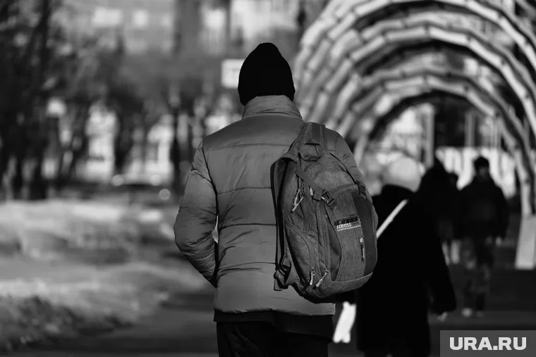 Мужчина якобы душил детей, полиция ведет расследование