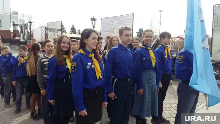 Скауты пойдут во главе колонны с барабанщиками