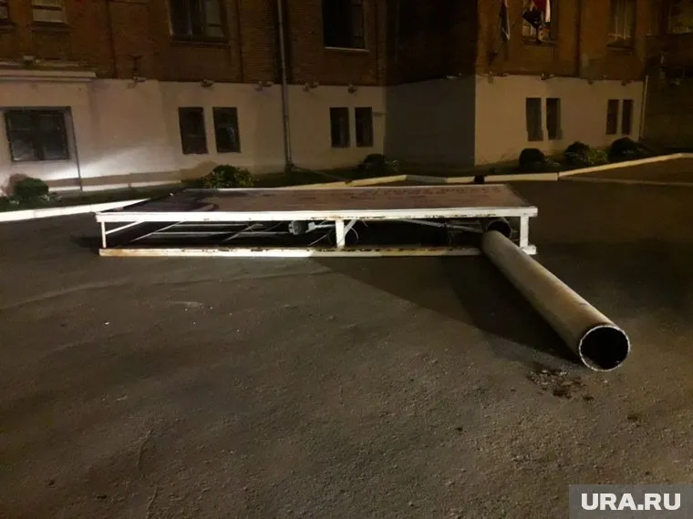 В вузе не понимают, почему неизвестные ворвались на их территорию