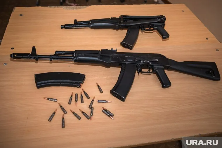 Почти два десятка изъятых образцов оружия и боеприпасы будут уничтожены