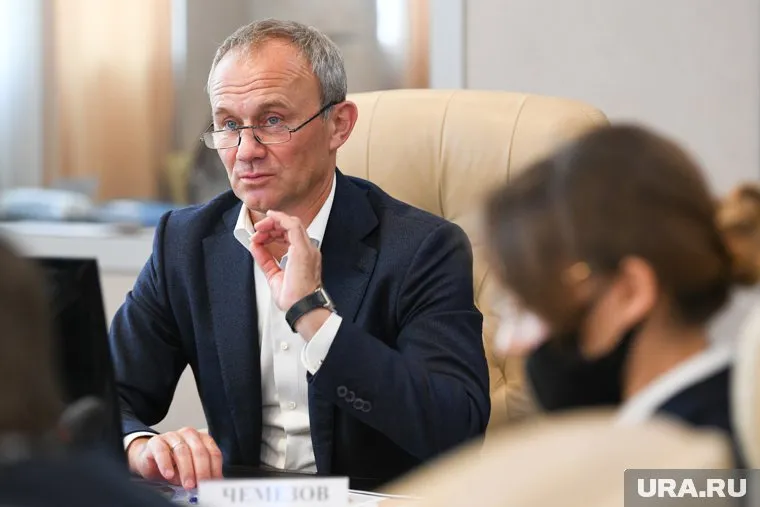 Олег Чемезов возглавил Свердловскую область минимум до 18 ноября