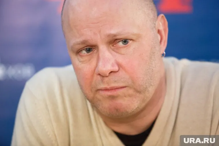 Алексей Кортнев против традиционных новогодних программ с современными исполнителями