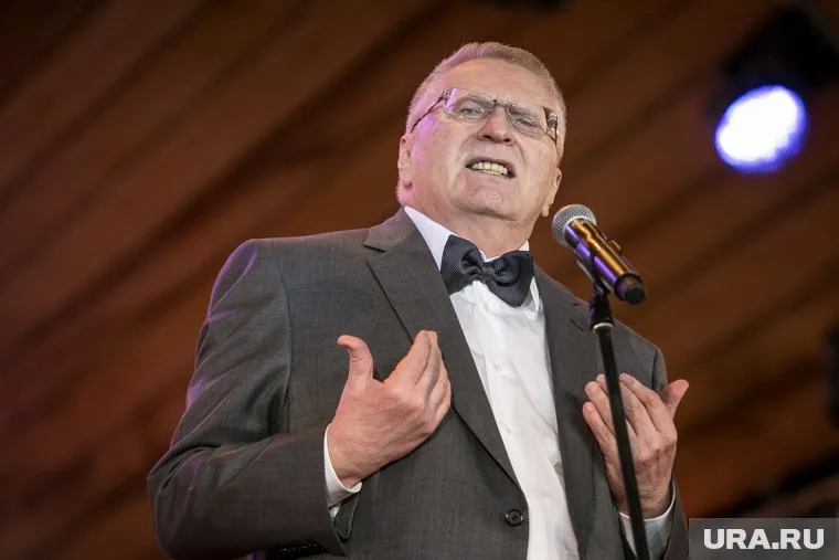 На встречу пришла дочь пресс-секретаря президента вместе с лидером ЛДПР Владимиром Жириновским