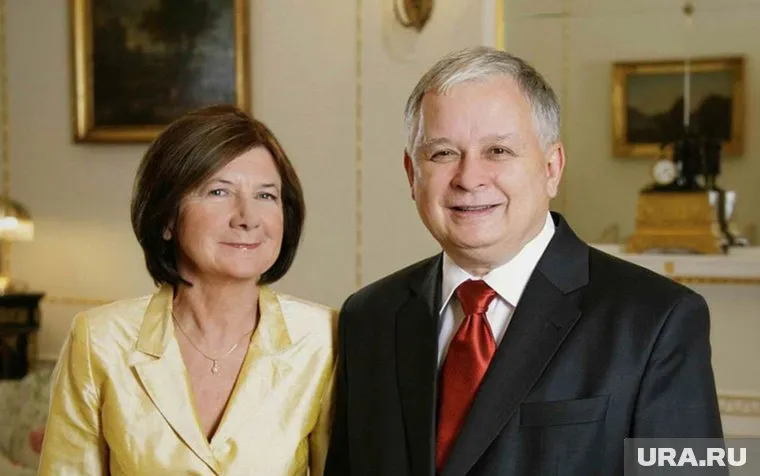 Вместе с телом Качиньского было также эксгумировано тело его жены