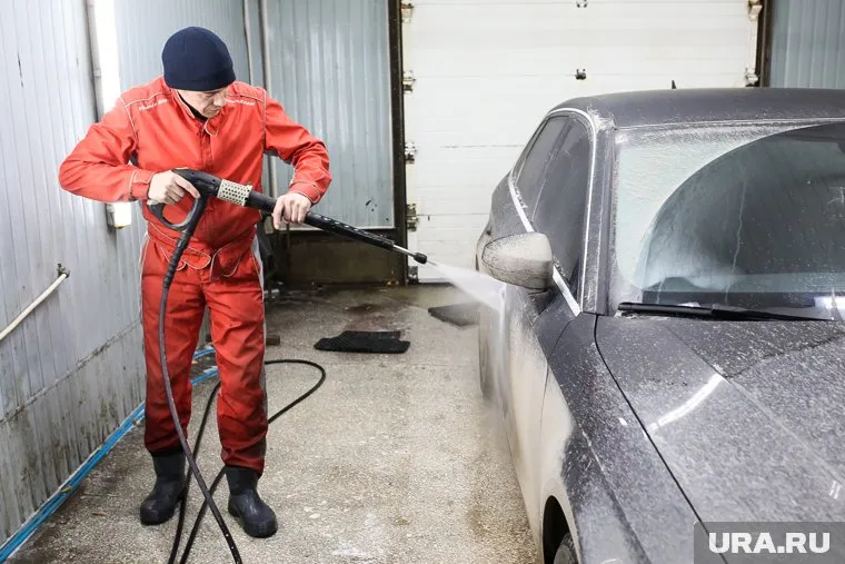 В среднем услуги подорожали на 100-200 рублей (архивное авто)