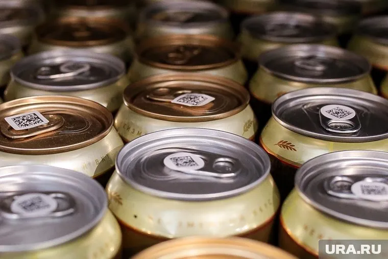 Владелец пивоварни с товарищами находятся в бухте Русской