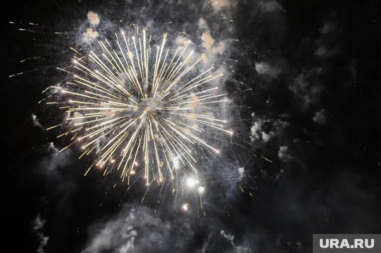 В ОМОН запускают фейерверки