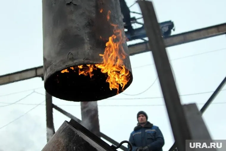 Глава Упоровского района разрешил жечь уголь под боком у детского сада и школы