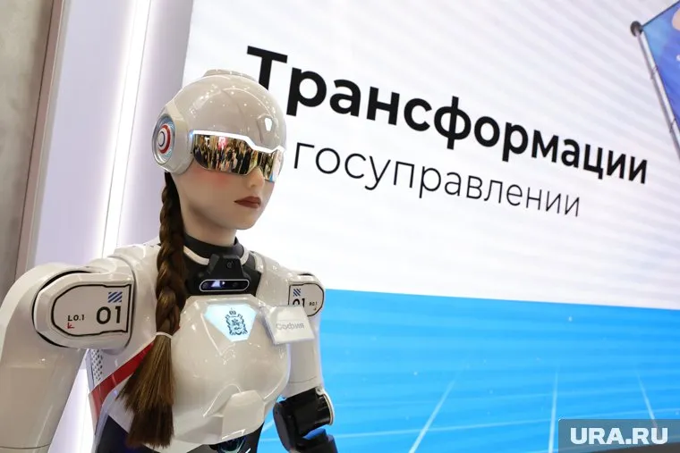 Третий день ПМЭФ-2025 стартовал с 8 утра по МСК