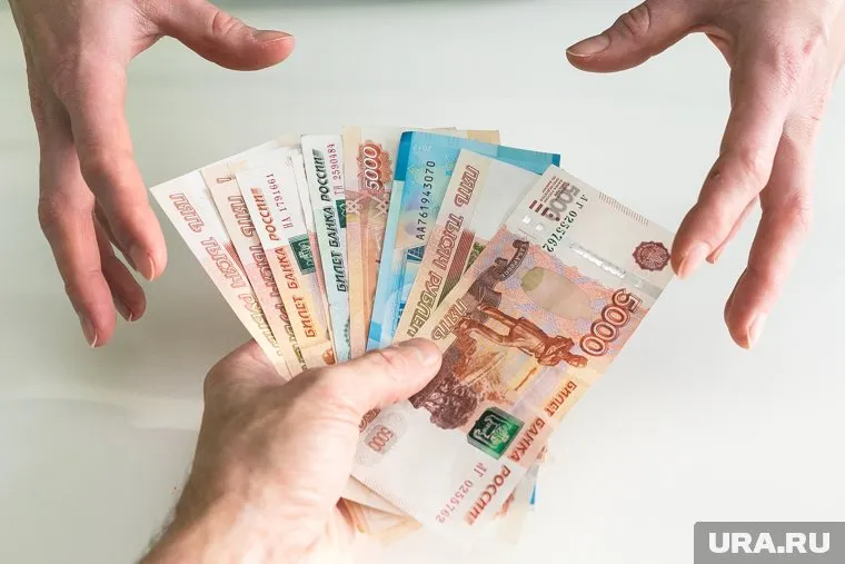 Екатеринбуржец перевел аферистам около 1,2 миллионов рублей