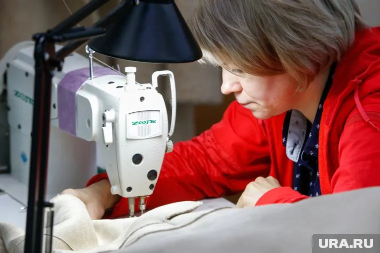 Фабрика Vira Plotnikova в Екатеринбурге готова сама обучать швей из-за возросшего спроса на шубы