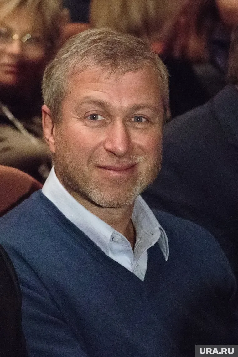 Олигарх увлекся балериной, его жена - журналистом