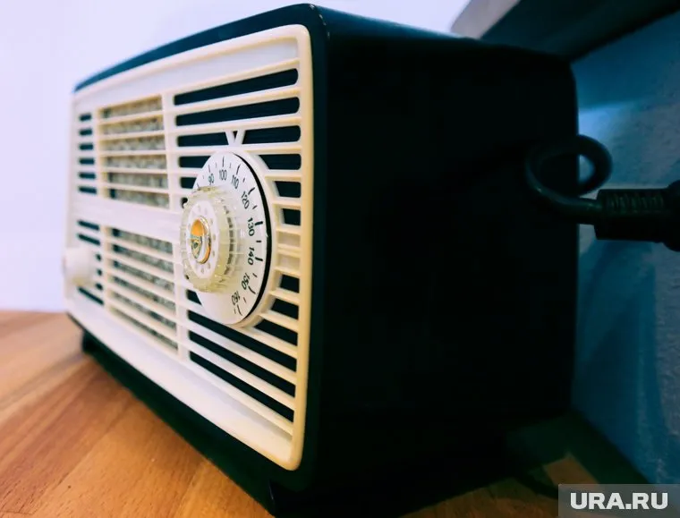 Радиостанция передала сообщение в 13:53 по мск