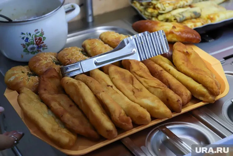 Стоимость аренды кафе - 100 тысяч рублей в месяц