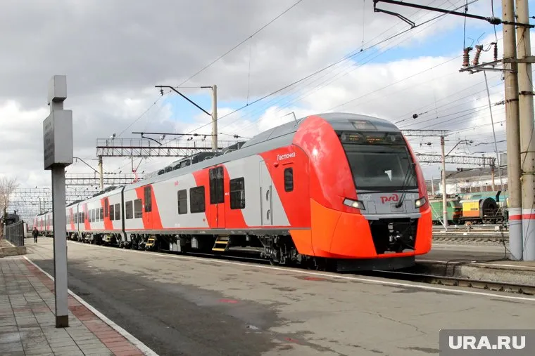 Завод «Уральские локомотивы» выпустил российскую «Ласточку»