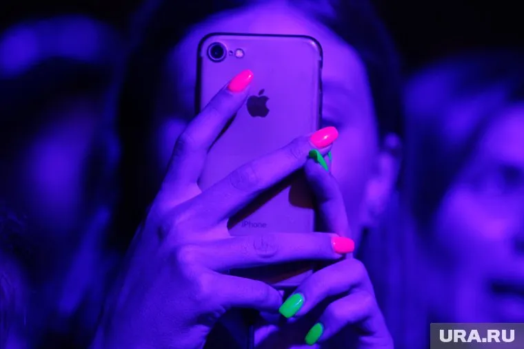 В центре Екатеринбурга украли четыре смартфона iPhone за два часа