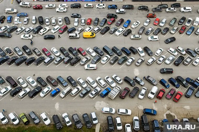 Рост продаж автомобилей связан с падением курса рубля