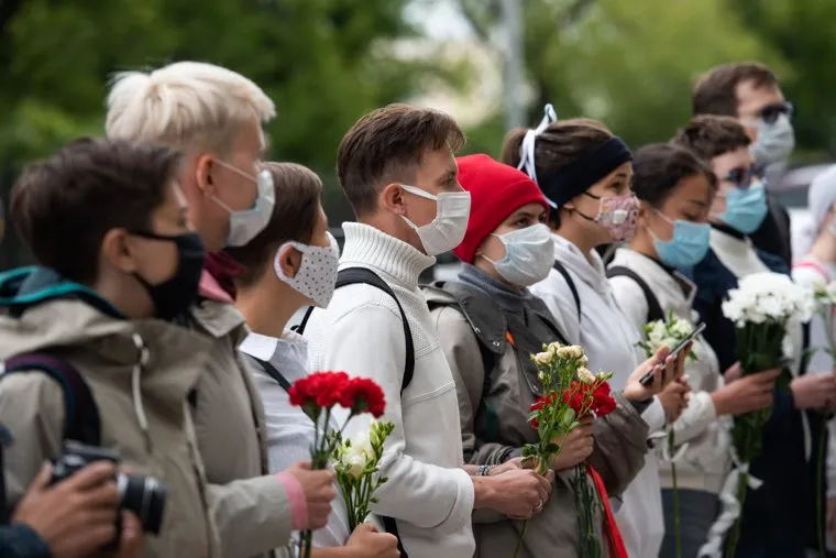 Акция в поддержку жителей Белоруссии у посольства республики. Екатеринбург