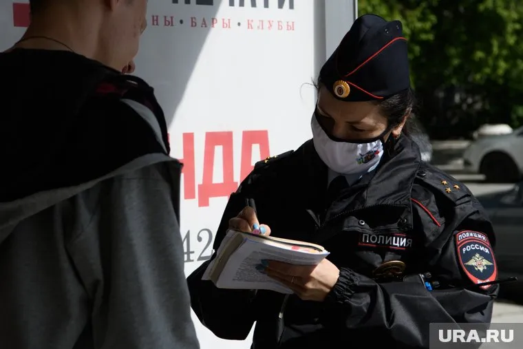 Контролировать соблюдение ограничений будут полиция, Роспотребнадзор и чиновники