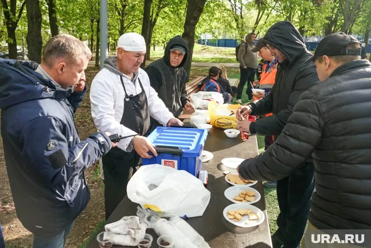 Рабочих после взрыва в московской многоэтажке накормили завтраком на месте (архивное фото)
