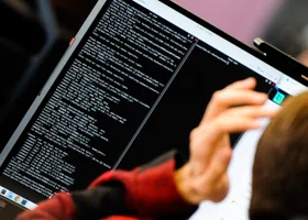 Аналитики назвали вакансии с огромными зарплатами на удаленке в Перми