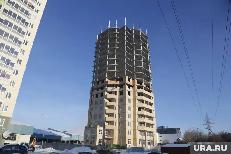 Дом на Декабристов не могут достроить с 2006 года