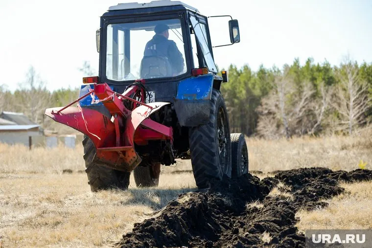 Нехватка кадров наблюдается на фоне роста зарплат трактористов