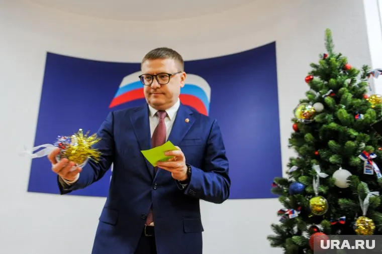 Шар с желанием мальчика Алексей Текслер снял с «Елки желаний»