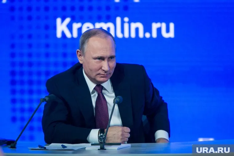 Путин также напомнил о том, что он уже дедушка