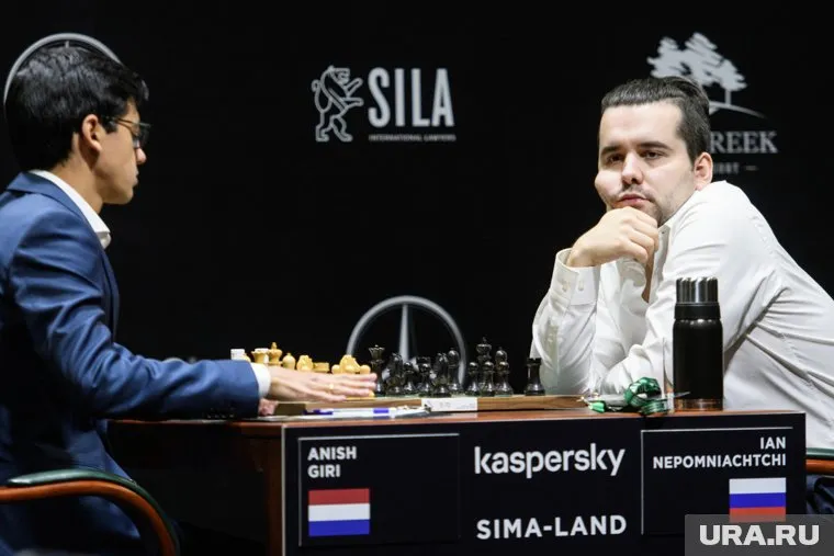 Впервые титул разделили между двумя спортсменами