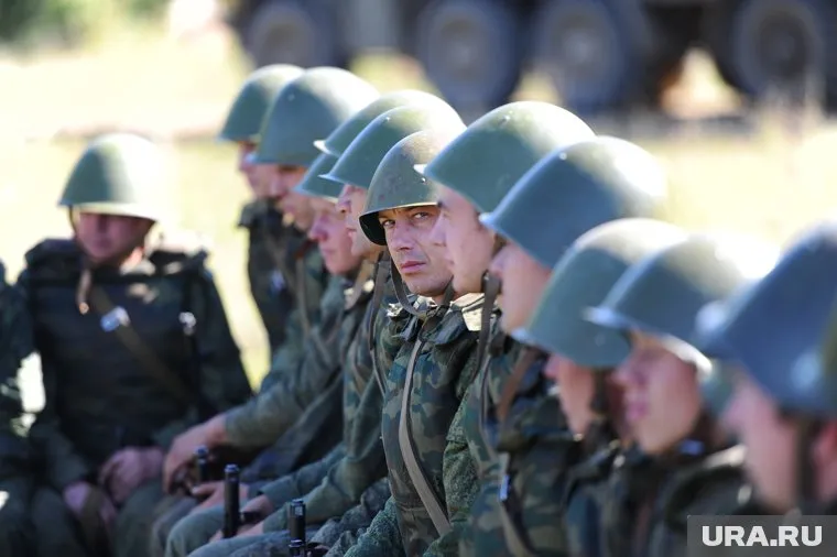 20-летний позитивный парень из села Ларино Уйского района впервые пожаловался на "неуставняк" за три дня до трагедии