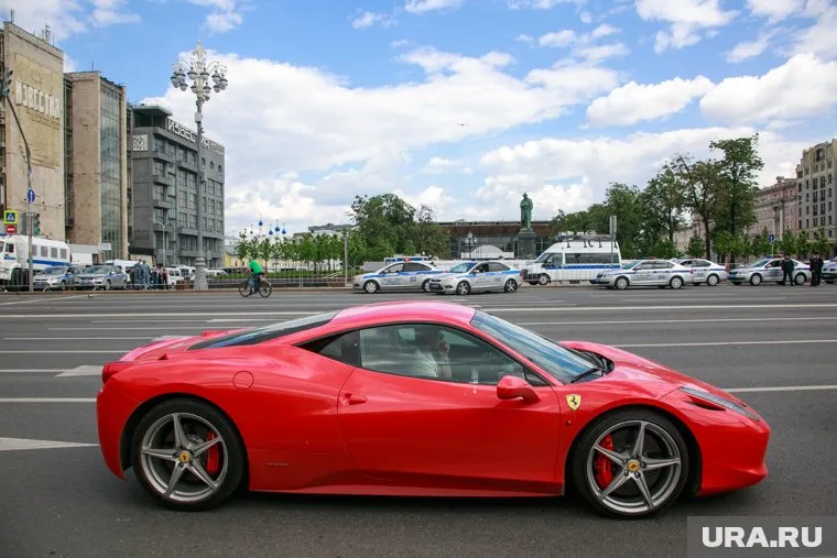 Дорогие автомобили поделили на четыре категории стоимости