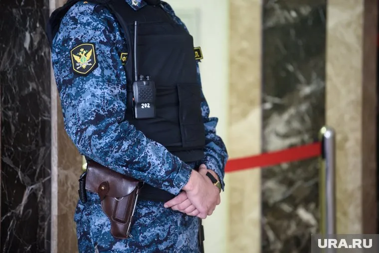 Судебные приставы передали мужчину с формой отклоняющегося сексуального поведения  полиции