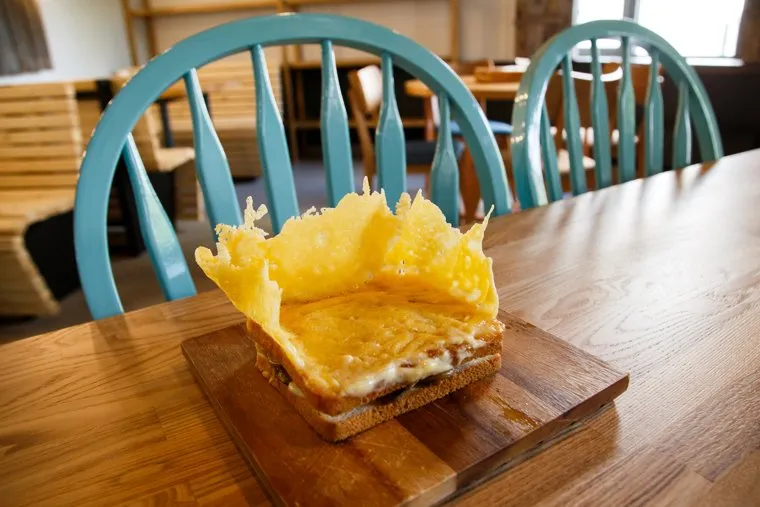 Фуд-корт «Гастроном» площадка для фуд-стартапов в ТЦ Bolshoy. Екатеринбург