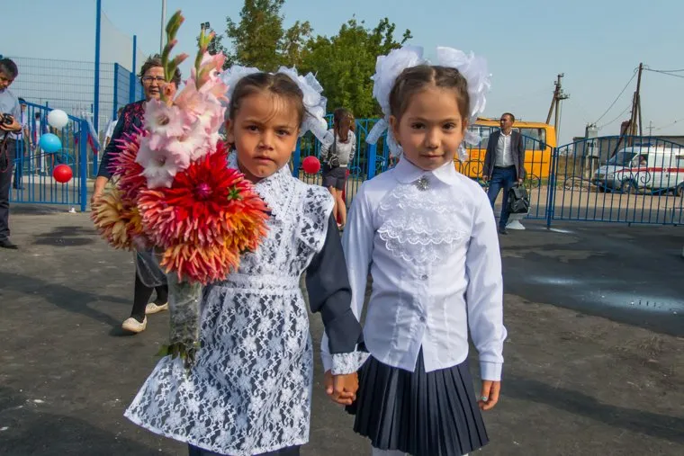 Рабочий визит Виктора Зубкова в село Мартыновка Курганской области, первоклассники