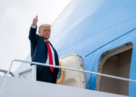 Секс-компромат на Трампа дошел до Конгресса США