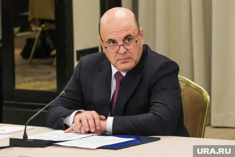 Михаил Мишустин объявил об увеличении в России социальных выплат