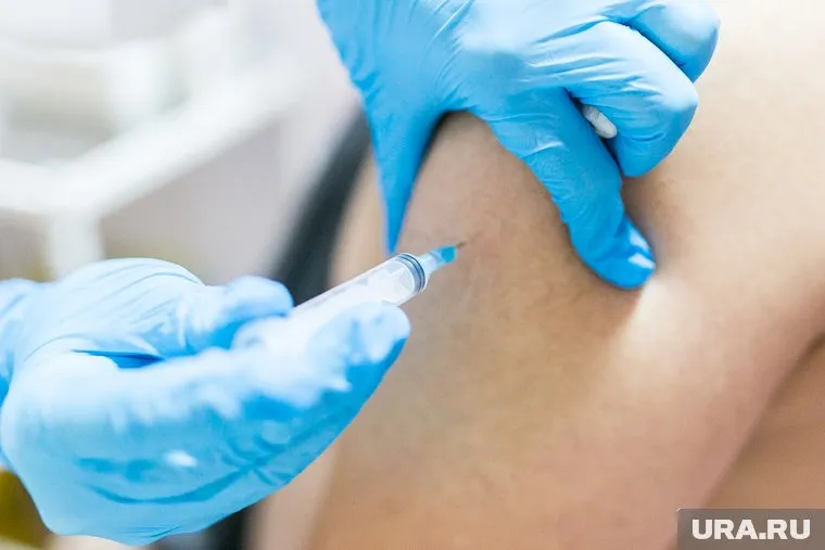 Вакцинацию сотрудников проведет Свердловский областной кожно-венерологический диспансер
