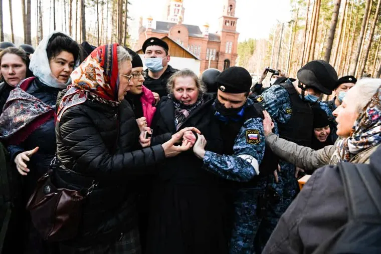 Спецоперация правоохранительных органов в Среднеуральском женском монастыре. Свердловская область