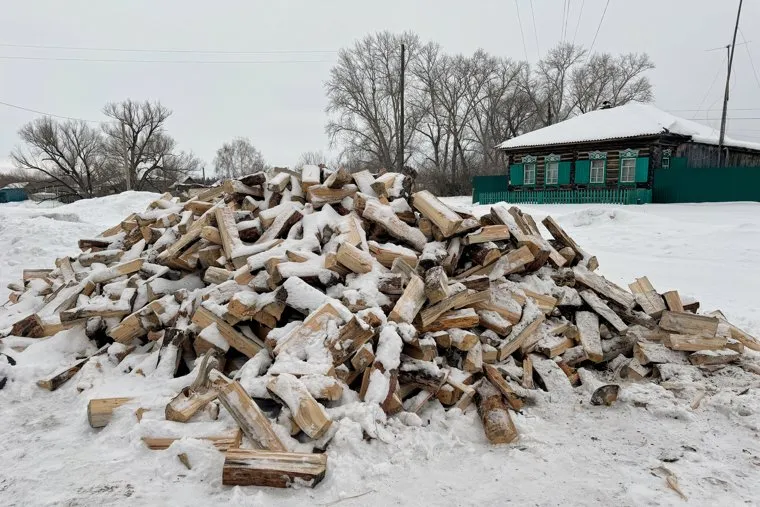 Сгоревший дом в селе Шмаково, где погибли дети. Курган